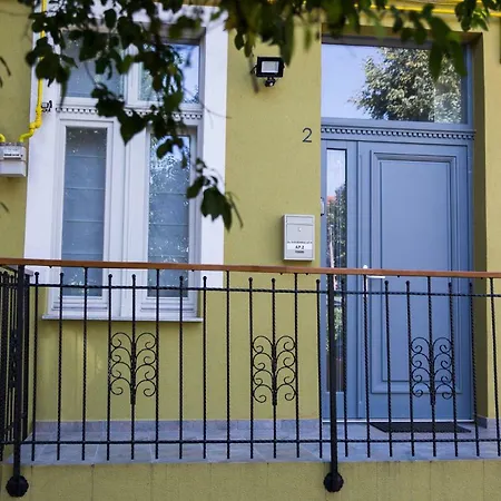 Sunny November Apartment